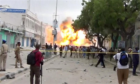Somalia: Más de seis muertos en dos atentados suicidas de Al Shabaab 